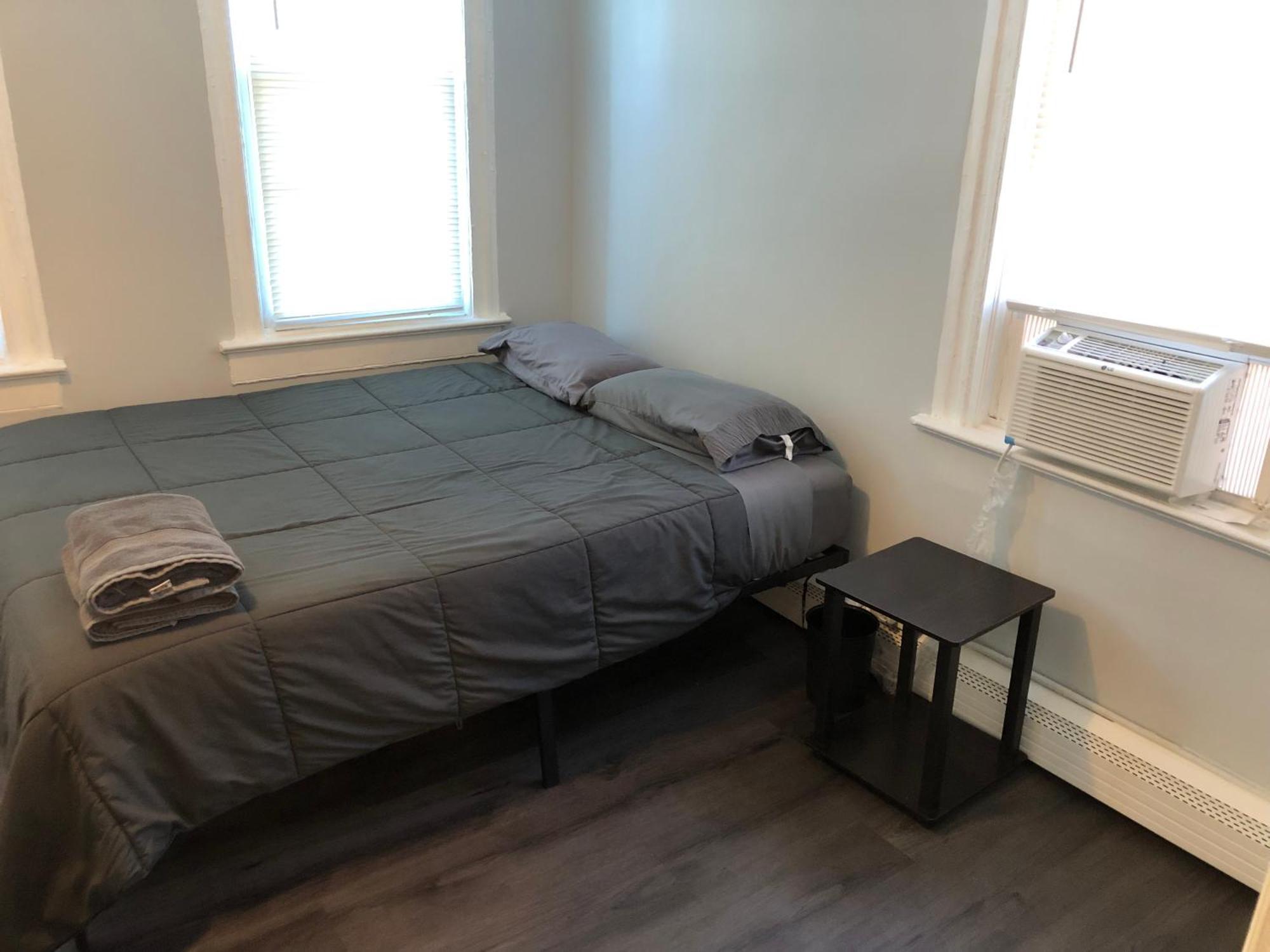 Private 2-Bedroom With Free Parking And Direct Bus To Nyc Manhattan Only 2 Blocks Away Linden Kültér fotó